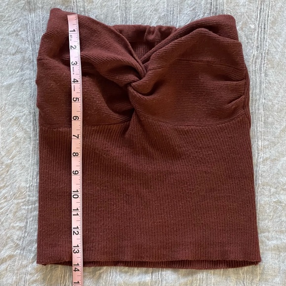 Cropped Sleeveless Knitted Top - Picture 4 of 5